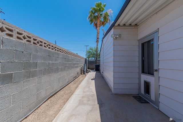 402 W Rainbow Ln, Yuma, AZ 85365