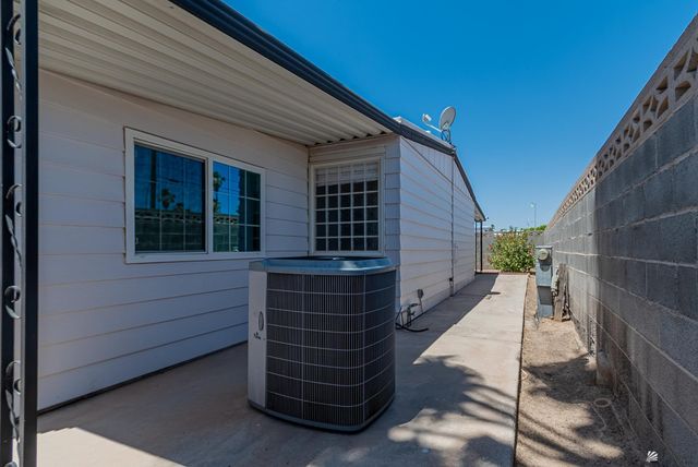 402 W Rainbow Ln, Yuma, AZ 85365