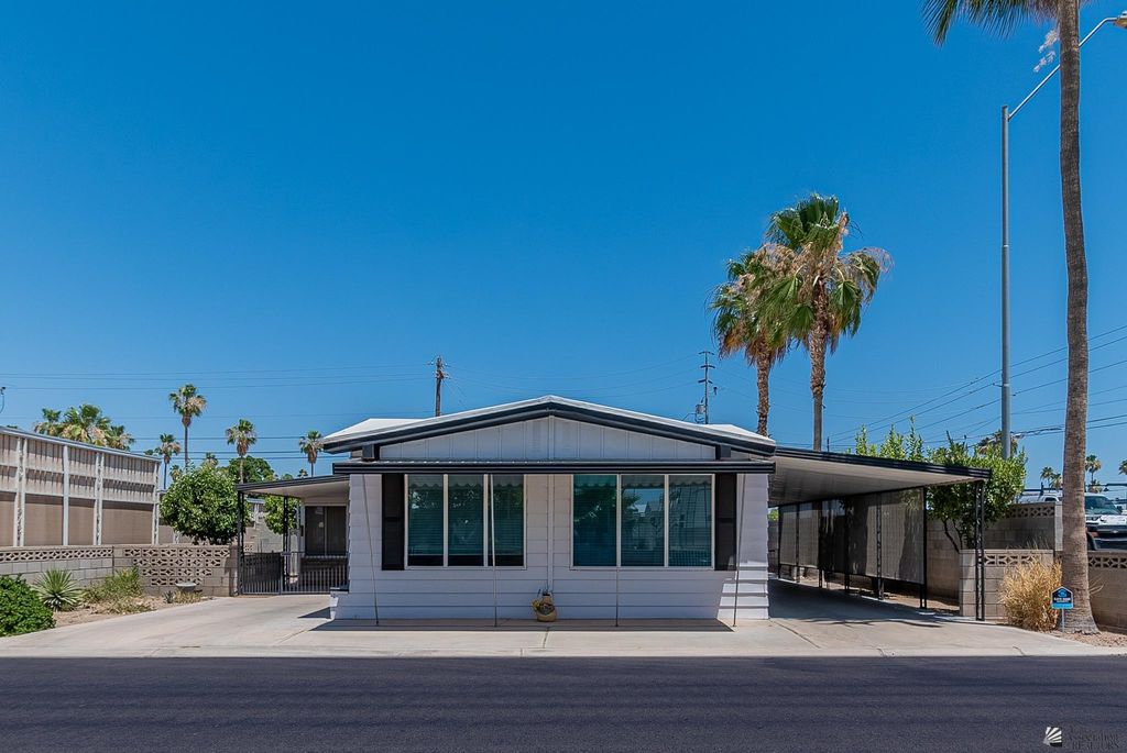 402 W Rainbow Ln, Yuma, AZ 85365