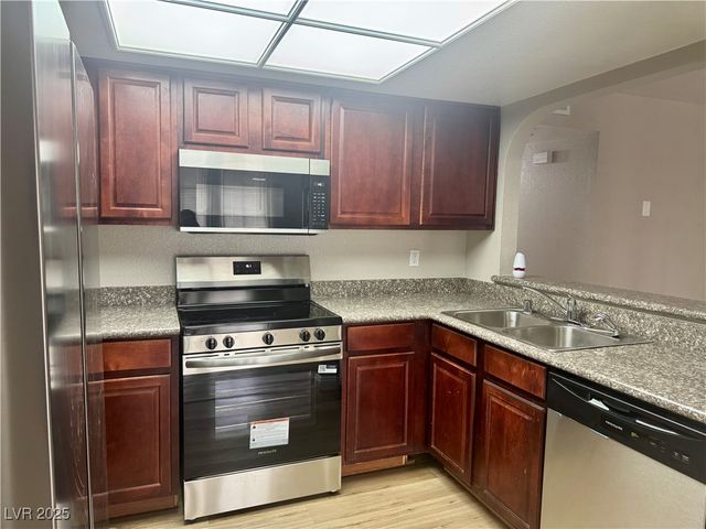 2112 Sunfish Drive B, Henderson, NV 89014