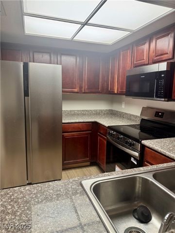 2112 Sunfish Drive B, Henderson, NV 89014