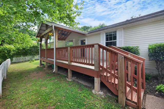 2124 Powell Rd, Clarksville, TN 37043