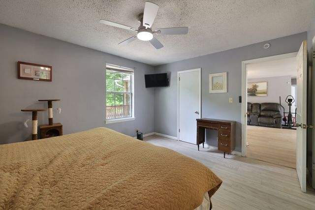 2124 Powell Rd, Clarksville, TN 37043