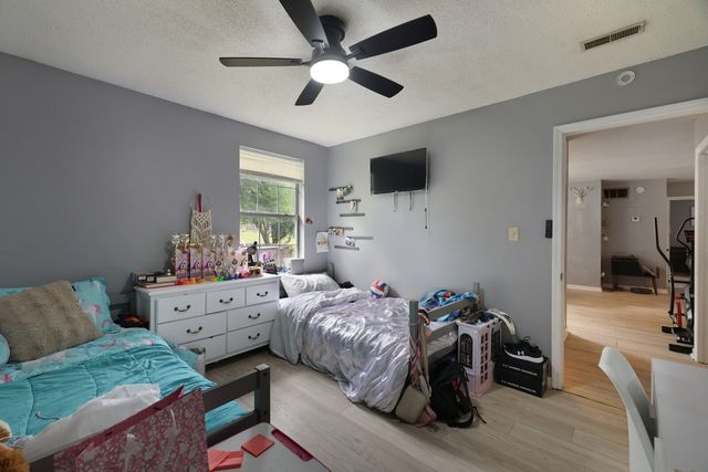 2124 Powell Rd, Clarksville, TN 37043