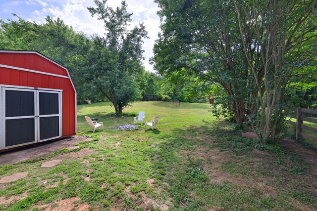 2124 Powell Rd, Clarksville, TN 37043