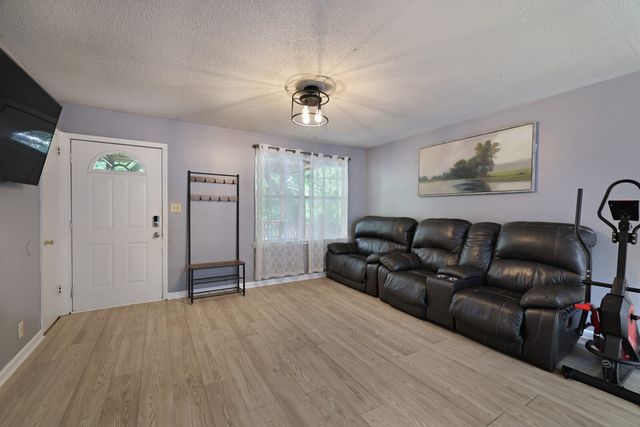 2124 Powell Rd, Clarksville, TN 37043