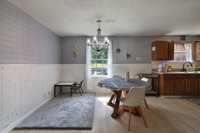 2124 Powell Rd, Clarksville, TN 37043