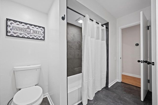 7216 N Mohawk AVENUE, Glendale, WI 53217