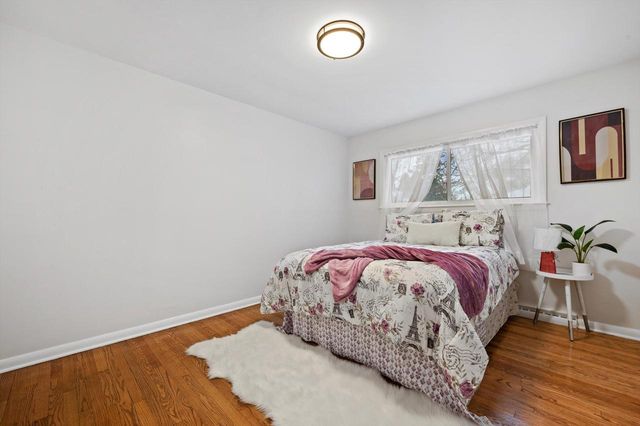 7216 N Mohawk AVENUE, Glendale, WI 53217