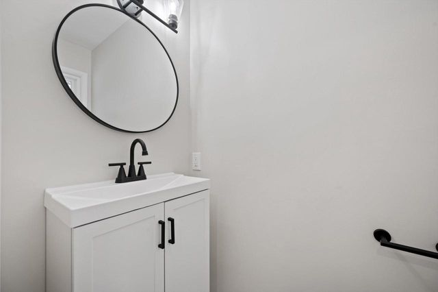 7216 N Mohawk AVENUE, Glendale, WI 53217