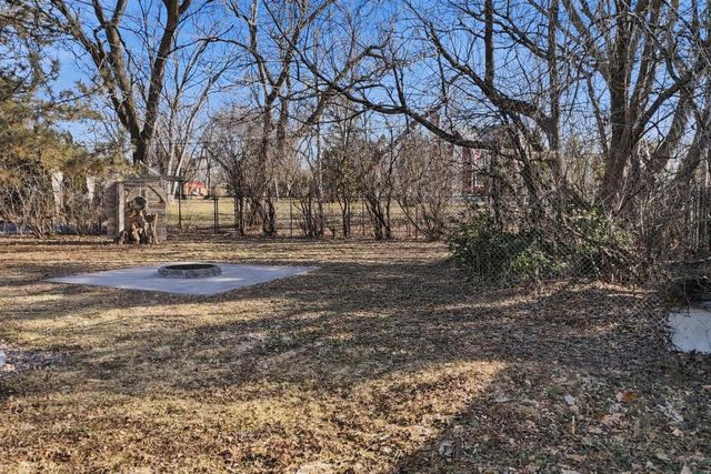 7216 N Mohawk AVENUE, Glendale, WI 53217