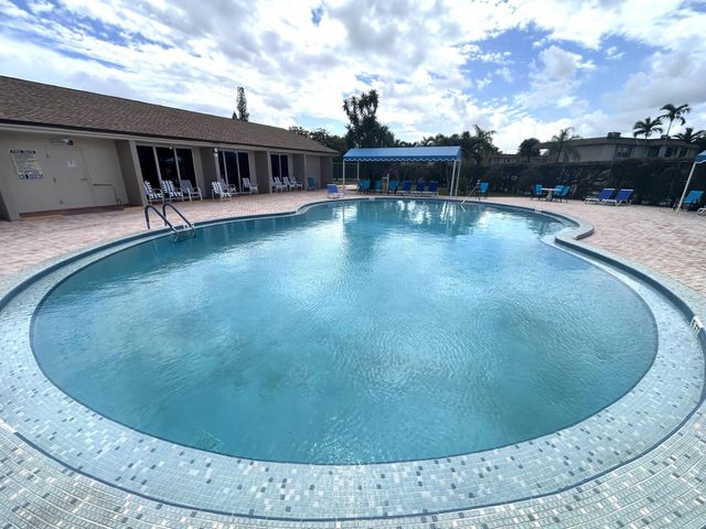 506 Lori Drive 66, Palm Springs, FL 33461