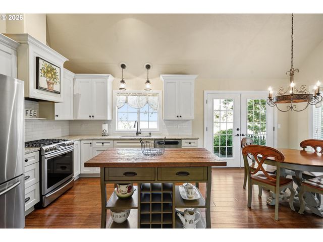 1481 E BURNETT St, Stayton, OR 97383