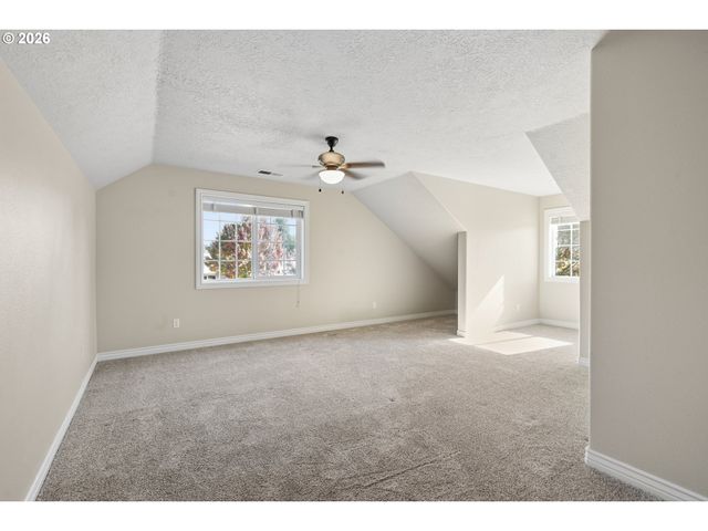 1481 E BURNETT St, Stayton, OR 97383