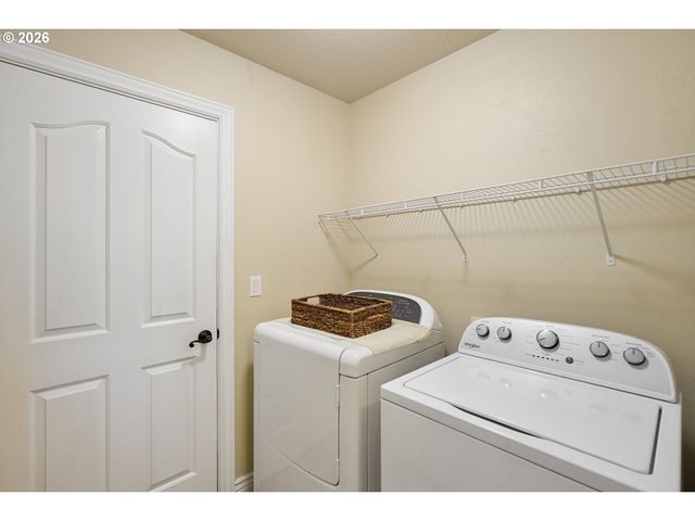 1481 E BURNETT St, Stayton, OR 97383