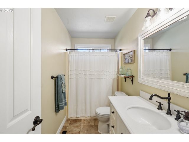 1481 E BURNETT St, Stayton, OR 97383