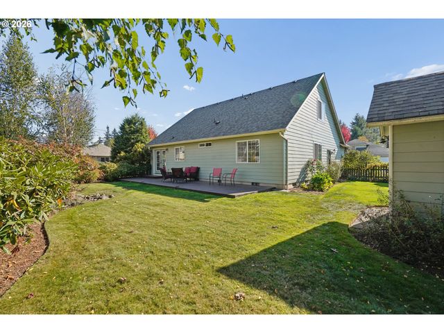 1481 E BURNETT St, Stayton, OR 97383