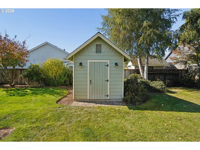 1481 E BURNETT St, Stayton, OR 97383