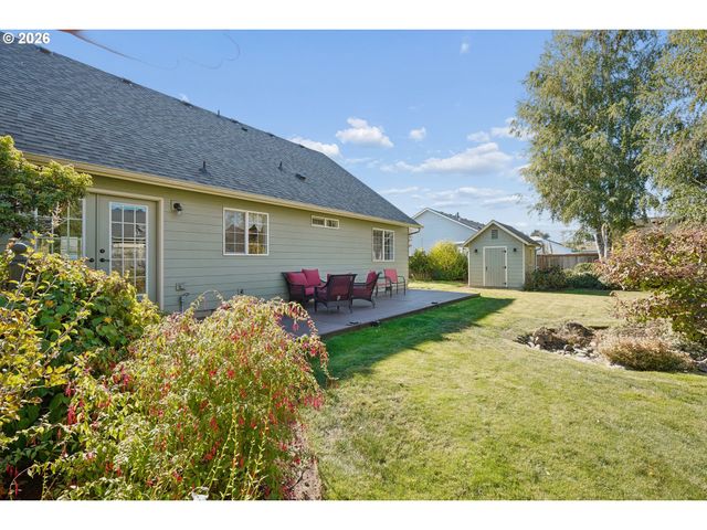 1481 E BURNETT St, Stayton, OR 97383