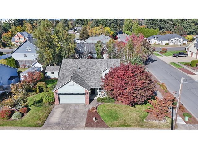 1481 E BURNETT St, Stayton, OR 97383