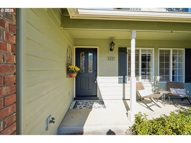 1481 E BURNETT St, Stayton, OR 97383