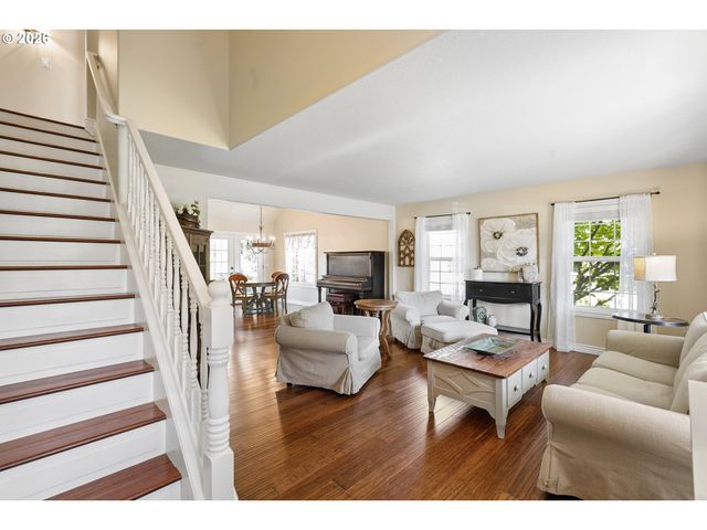 1481 E BURNETT St, Stayton, OR 97383