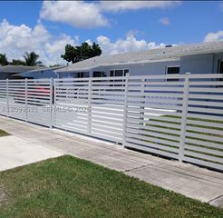 1221 NW 67th St, Miami, FL 33147
