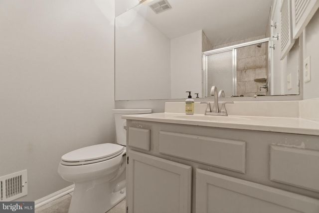 14 LAMBETH BRIDGE CT, Lutherville Timonium, MD 21093