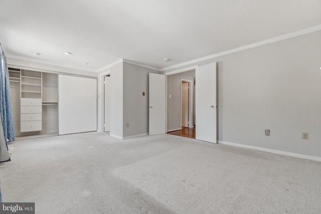 14 LAMBETH BRIDGE CT, Lutherville Timonium, MD 21093