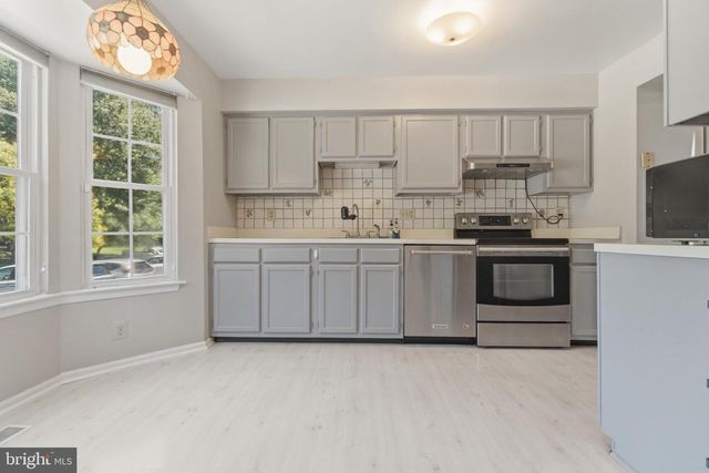 14 LAMBETH BRIDGE CT, Lutherville Timonium, MD 21093