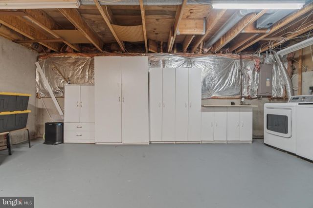 14 LAMBETH BRIDGE CT, Lutherville Timonium, MD 21093