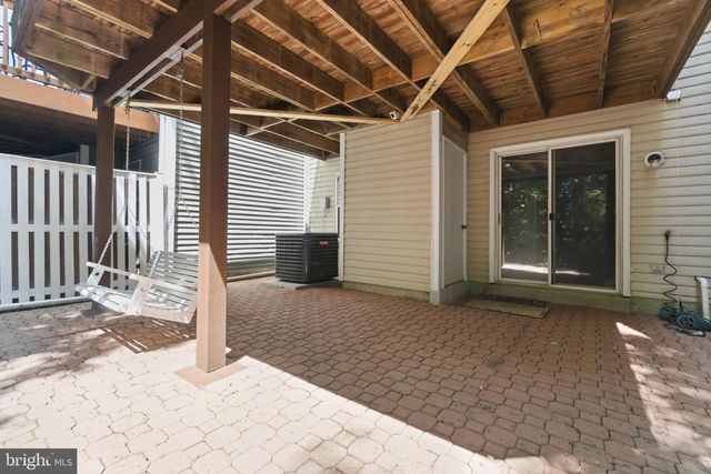 14 LAMBETH BRIDGE CT, Lutherville Timonium, MD 21093