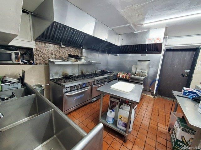 215-52 Jamaica Avenue, Queens Village, NY 11428
