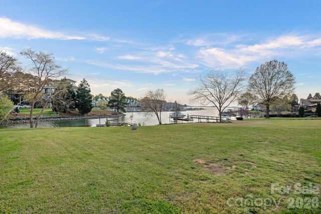 18726 Bluff Point Road, Cornelius, NC 28031