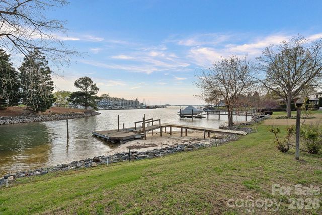 18726 Bluff Point Road, Cornelius, NC 28031