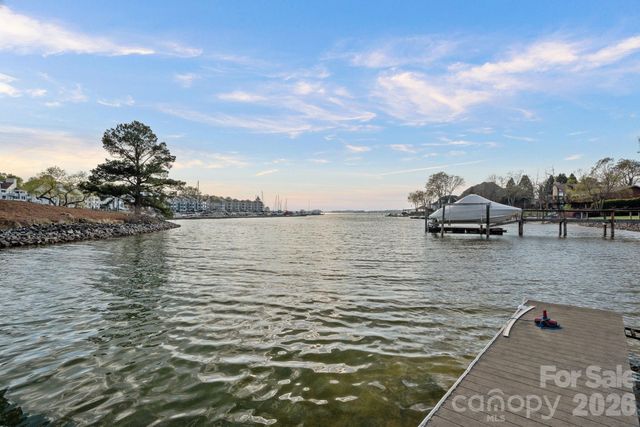 18726 Bluff Point Road, Cornelius, NC 28031
