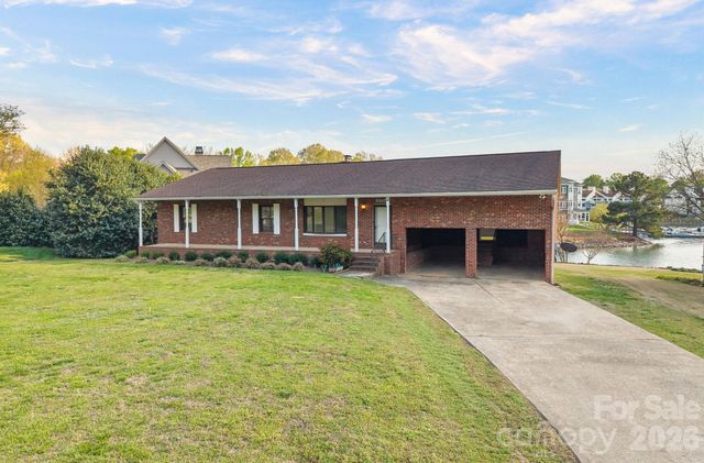 18726 Bluff Point Road, Cornelius, NC 28031