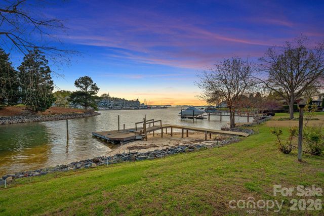 18726 Bluff Point Road, Cornelius, NC 28031
