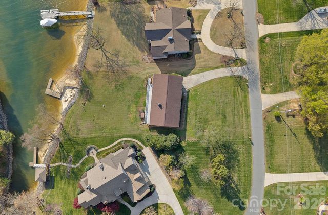 18726 Bluff Point Road, Cornelius, NC 28031
