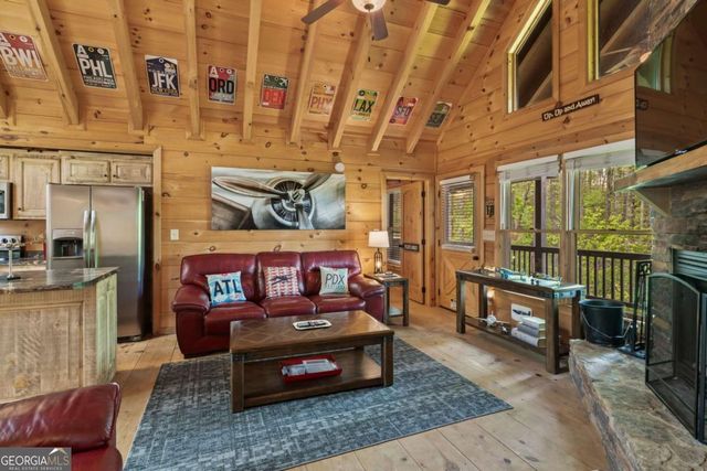 431 Little Bushy Head Road, Blue Ridge, GA 30513
