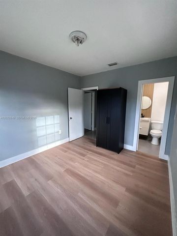 1795 NE 175th St 1795, North Miami Beach, FL 33162