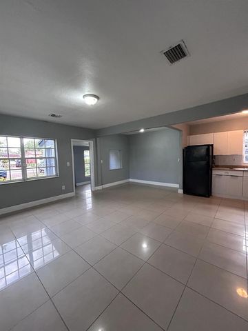 1795 NE 175th St 1795, North Miami Beach, FL 33162