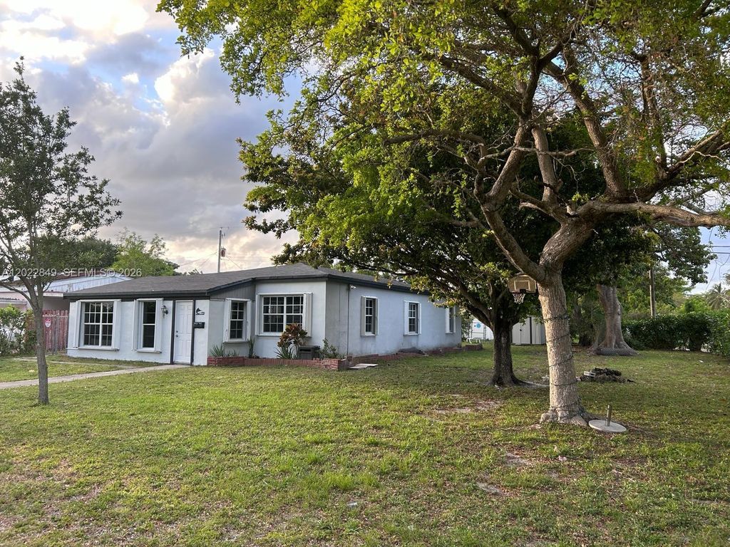 1795 NE 175th St 1795, North Miami Beach, FL 33162