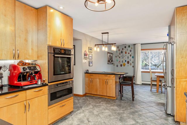 1 Cumberland Path, Setauket, NY 11733