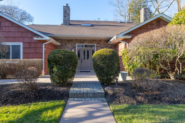 1 Cumberland Path, Setauket, NY 11733