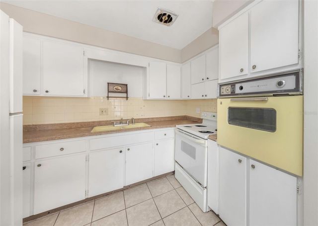 2423 AUBURN STREET S, St Petersburg, FL 33712