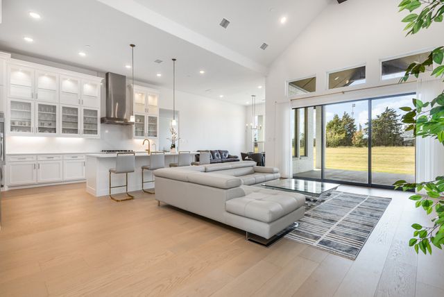 249 Vidrio Drive, Sunnyvale, TX 75182