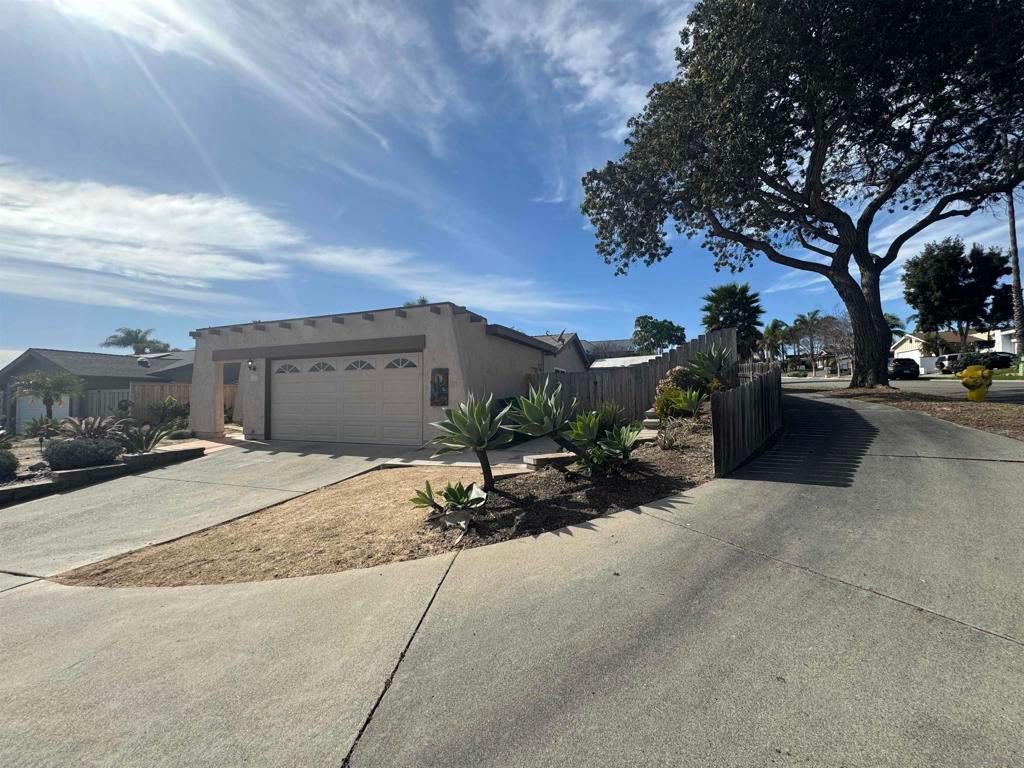 Image 2 of property listing at 4169 Alana Cir, Oceanside, CA 92056