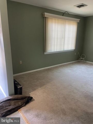 5400-B OXFORD DR, Mechanicsburg, PA 17055