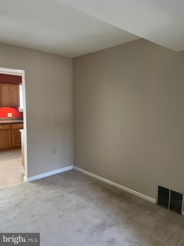 5400-B OXFORD DR, Mechanicsburg, PA 17055